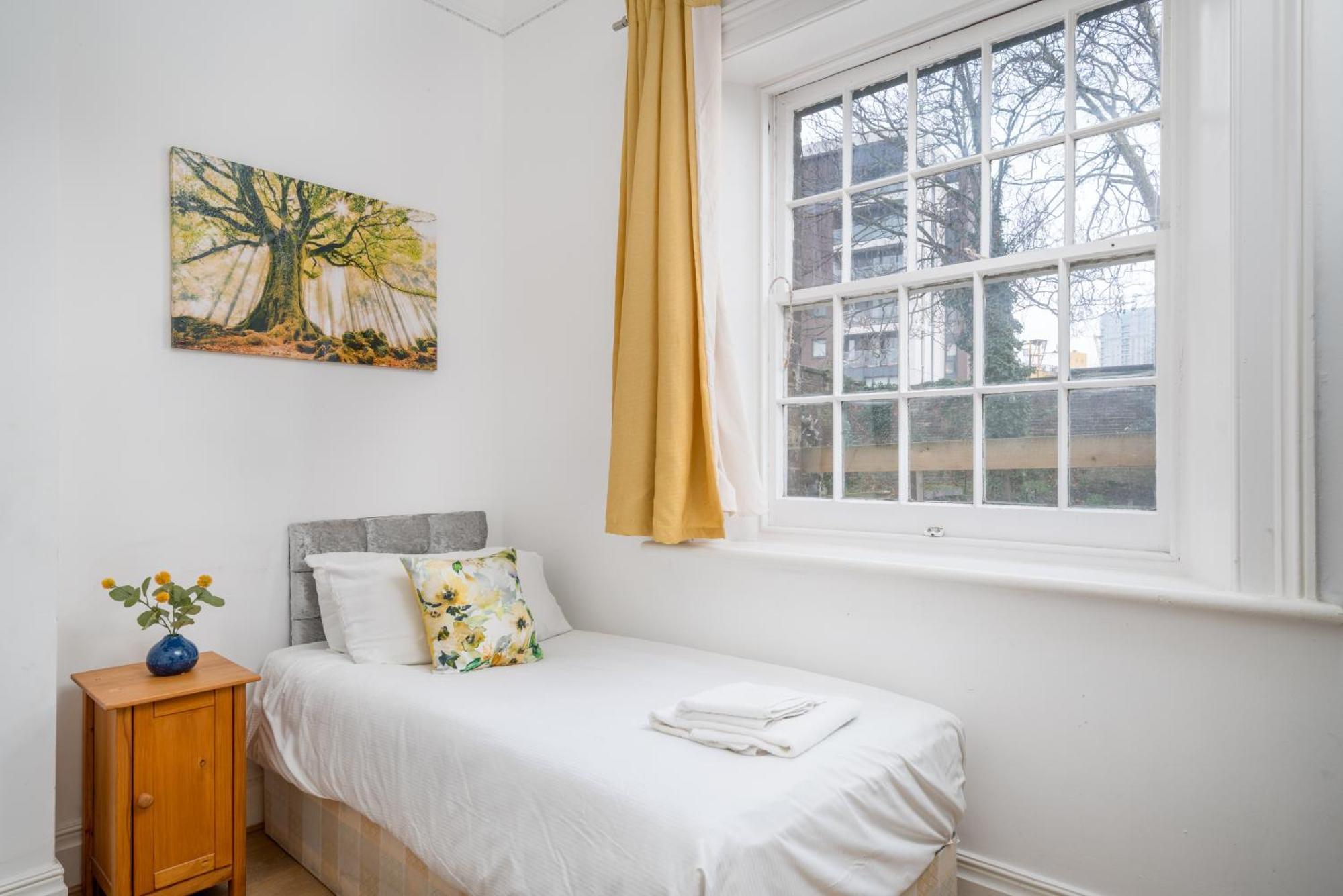 Cozy 2-bed Group & Family Near Excel, 02 Arena, Airport With Free Parking * London