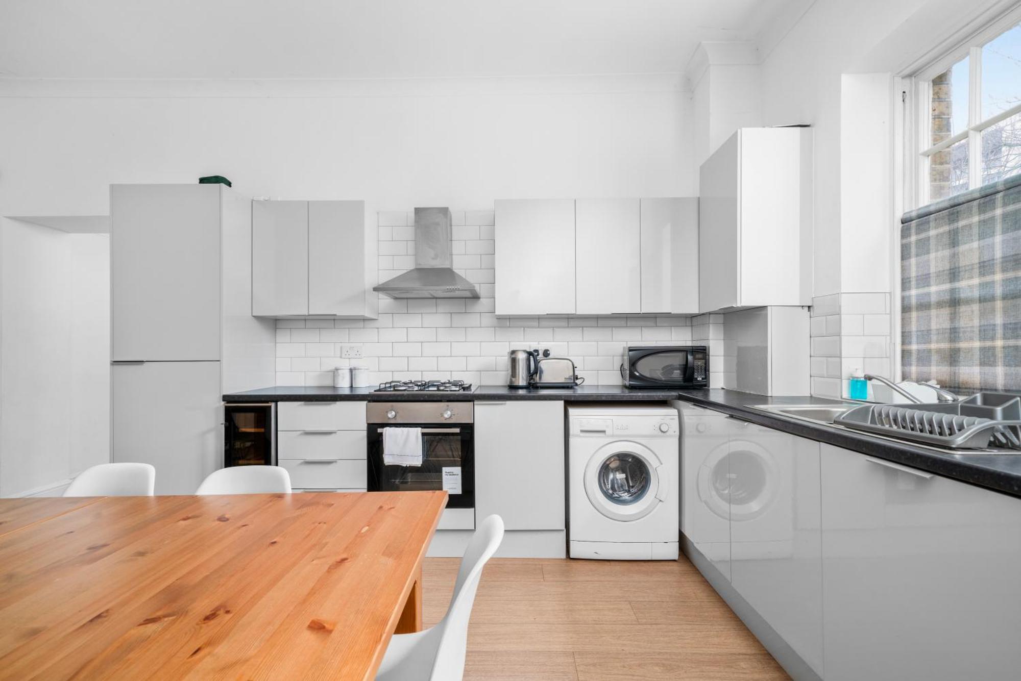 Cozy 2-bed Group & Family Near Excel, 02 Arena, Airport With Free Parking * London