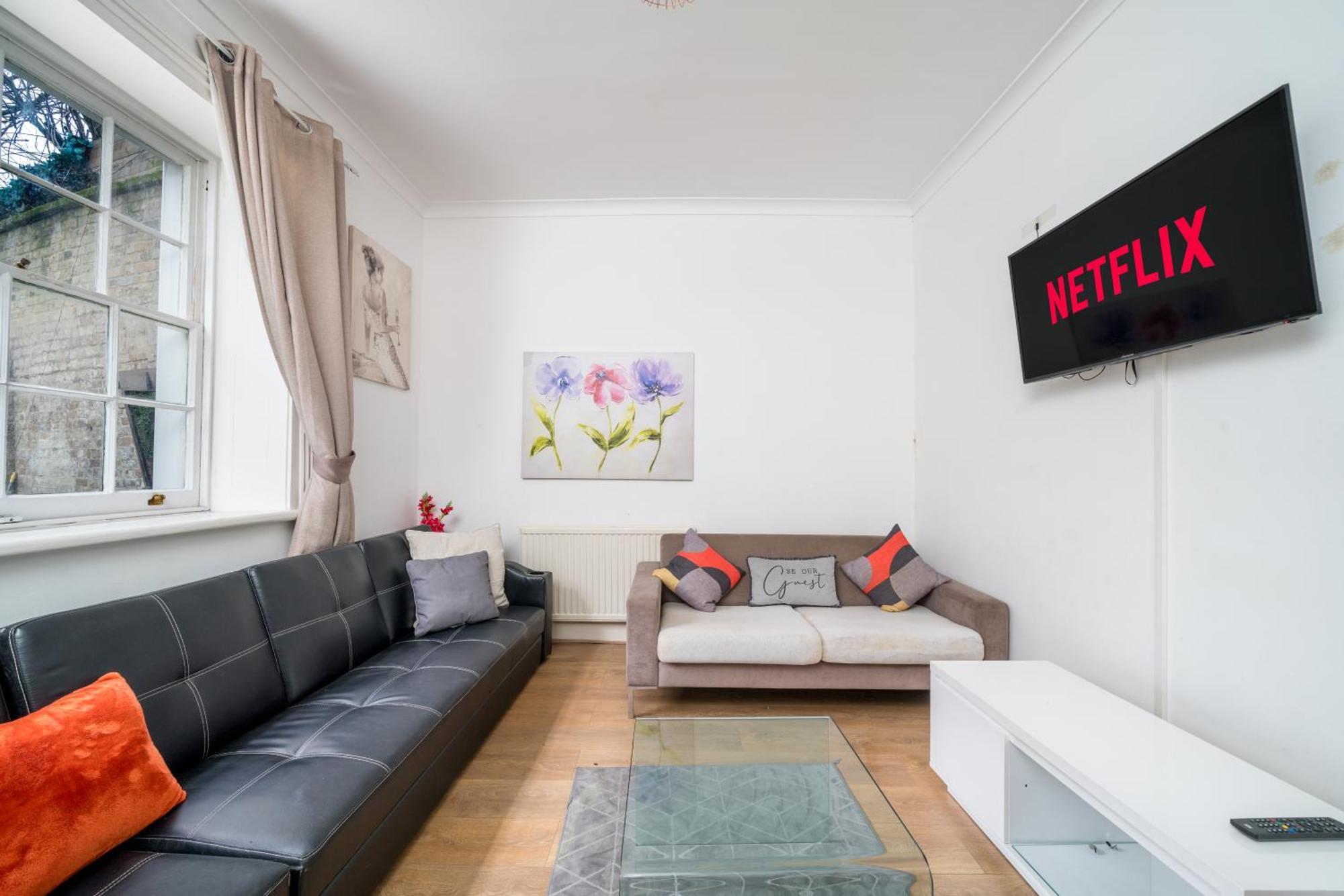 Apartment Cozy 2-bed Group & Family Near Excel, 02 Arena, Airport With Free Parking London