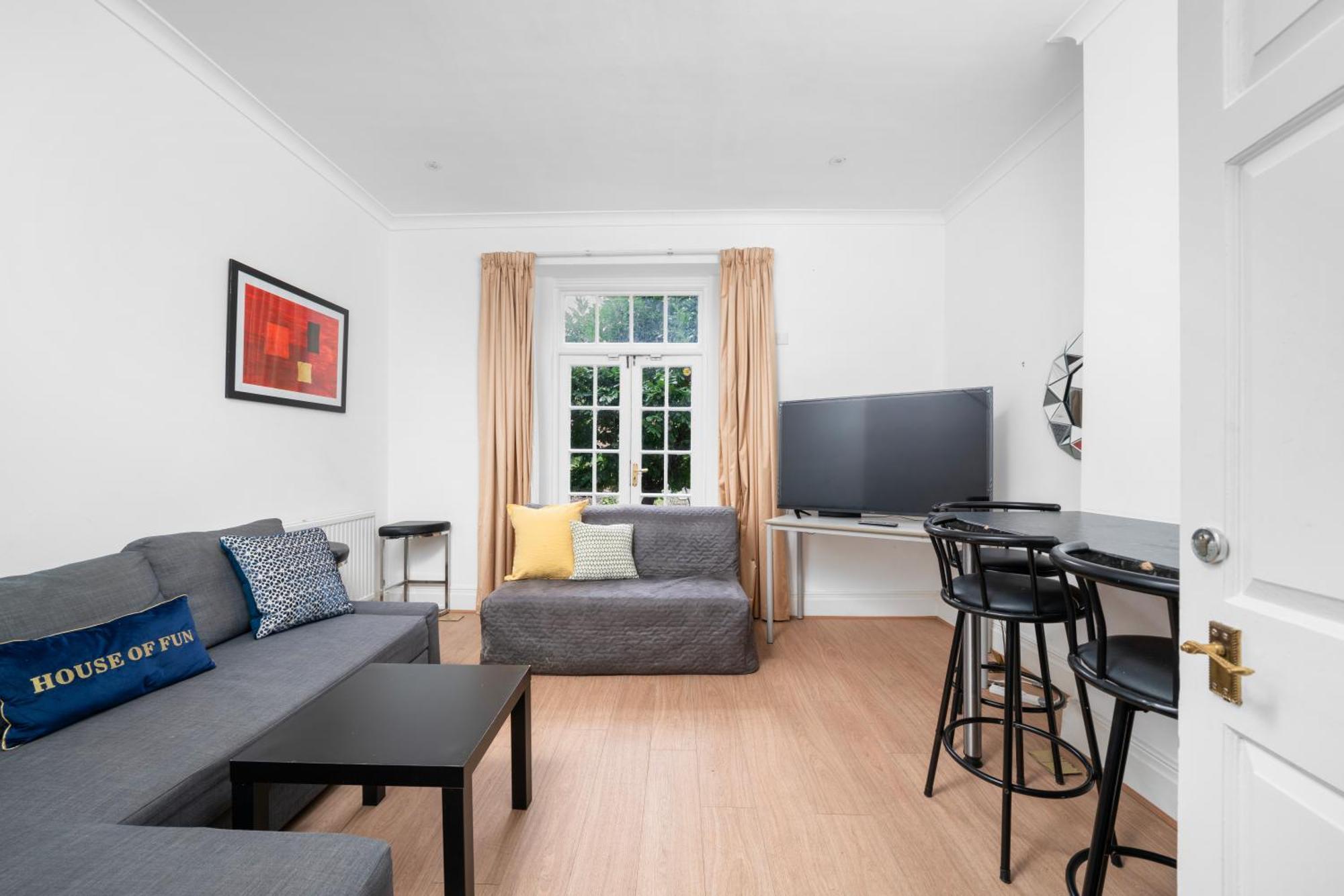 Cozy 2-bed Group & Family Near Excel, 02 Arena, Airport With Free Parking * London