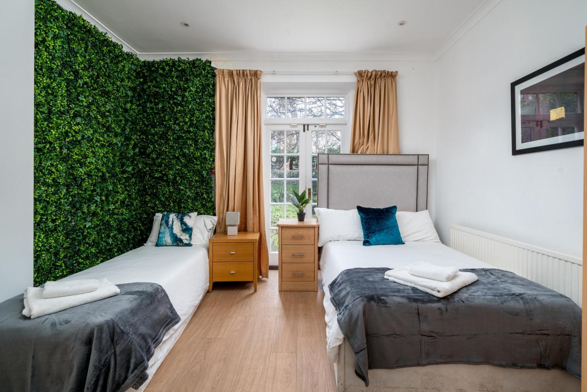 Cozy 2-bed Group & Family Near Excel, 02 Arena, Airport With Free Parking