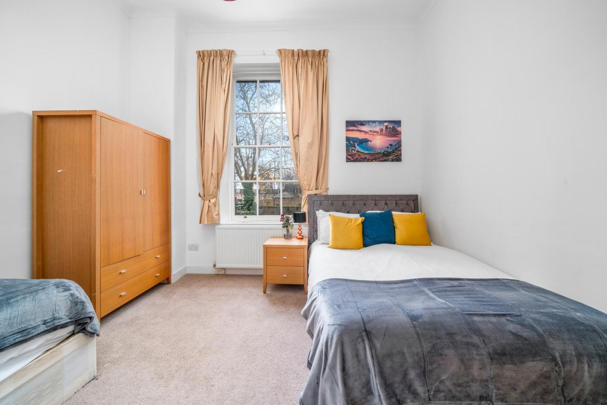 Cozy 2-bed Group & Family Near Excel, 02 Arena, Airport With Free Parking * London