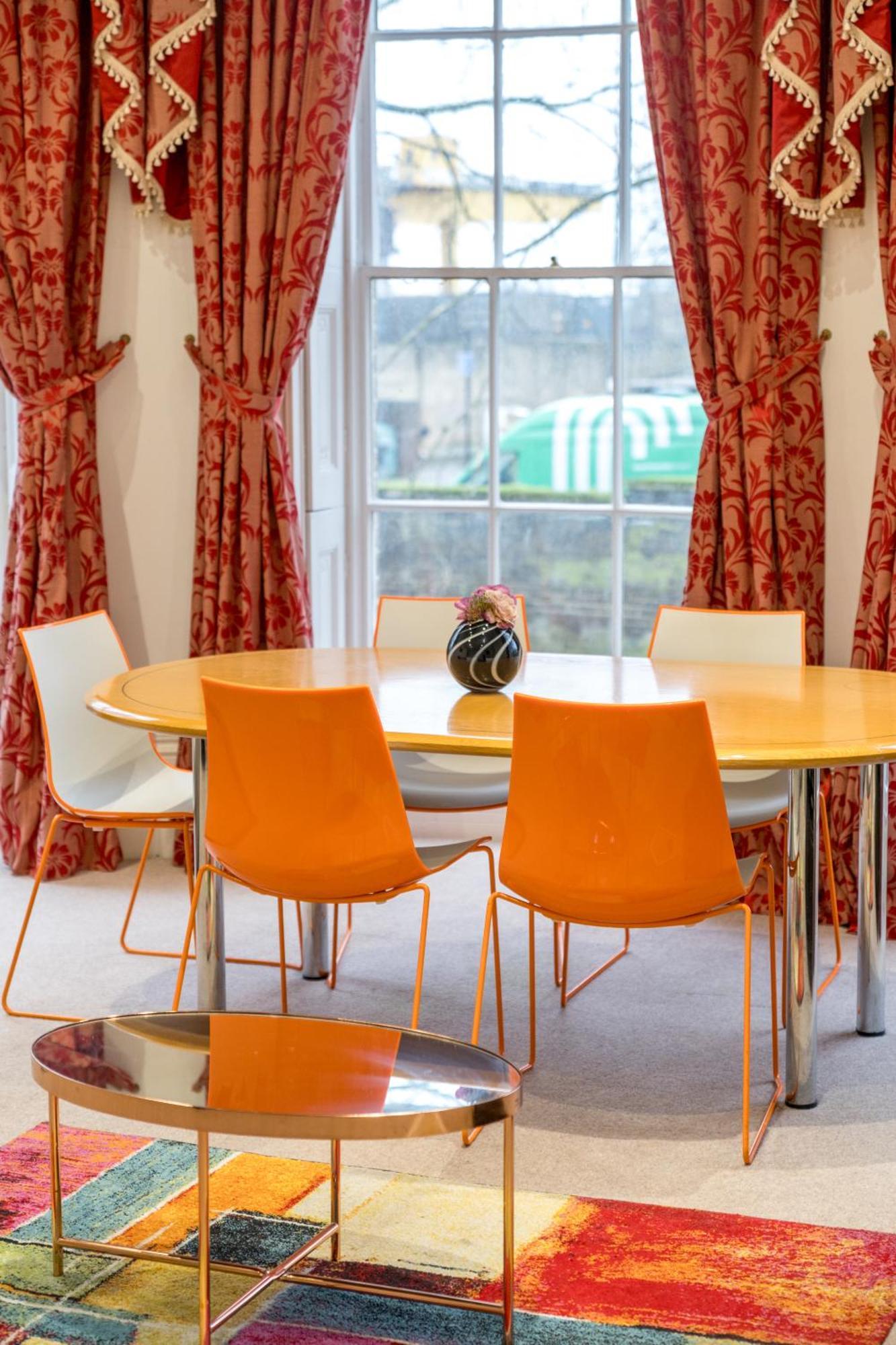 Apartment Cozy 2-bed Group & Family Near Excel, 02 Arena, Airport With Free Parking *