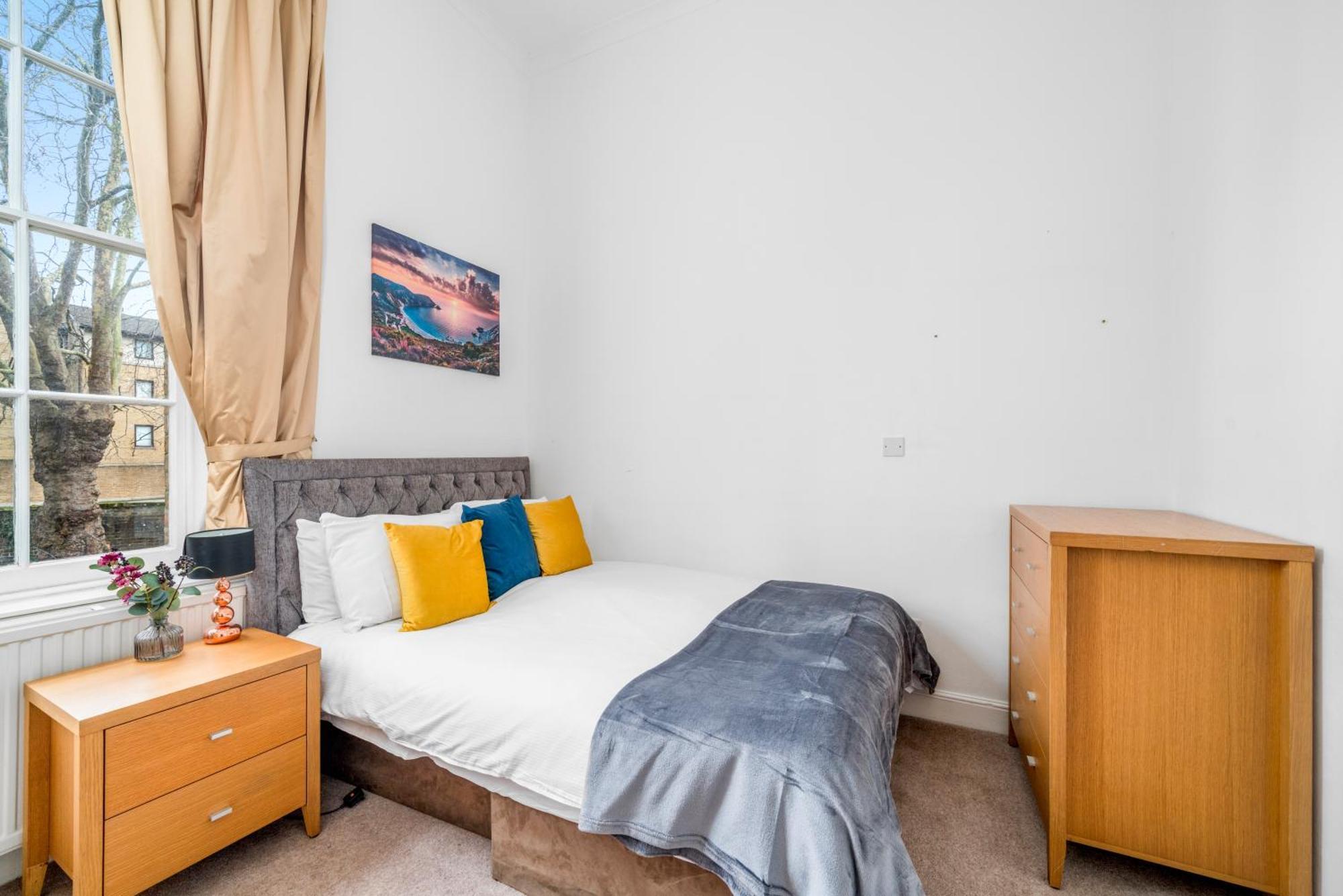 Cozy 2-bed Group & Family Near Excel, 02 Arena, Airport With Free Parking Apartment London